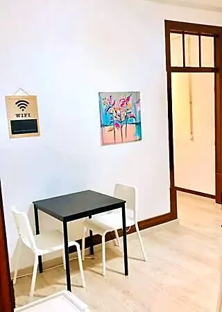 Private 103 In Da Fonte Hostel *